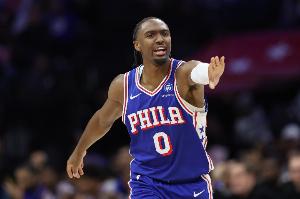 进阶！马克西本季场均得分&三分数排第二 得分等三项数据排前五