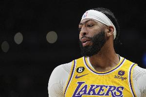 球哥：也许湖人当初不该去追浓眉的 不过他们也夺冠了所以也无妨